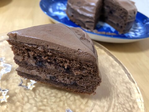 ブルーベリーソースのチョコレートケーキ